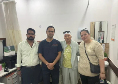 Doctor-with-happy-Foreign-patients-colleague