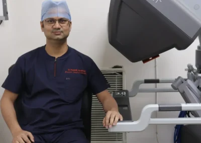Dr-Prateek-Varshney-with-scanning-machine